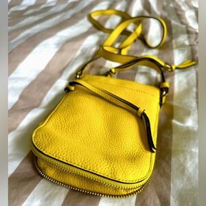 VINCE CAMUTO Dandelion Yellow Textured Leather Tech Phone Crossbody Bag NWOT